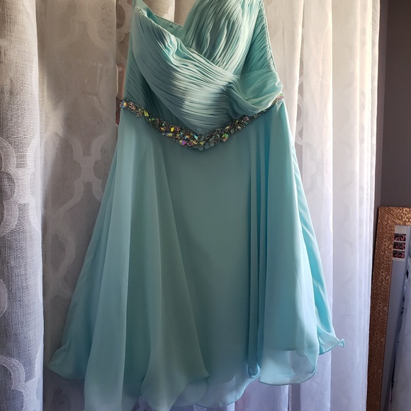 Dress - Picture 1 of 4